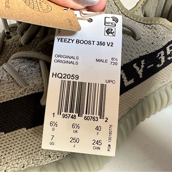 NEW Adidas Yeezy Boost 350 V2 Size 8 US(W)/ 7 US(M) Granite Gray Core Black - Picture 2 of 16
